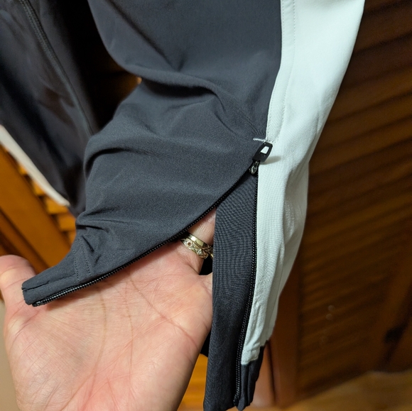 lululemon athletica Charcoal and White Joggers Sz.0 - Picture 6 of 10